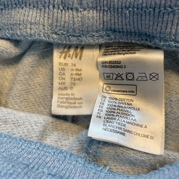 Lot of 9 month clothing. 3 long sleeve onesies (Carter’s) and 3 pants (H&M) - Picture 5 of 5